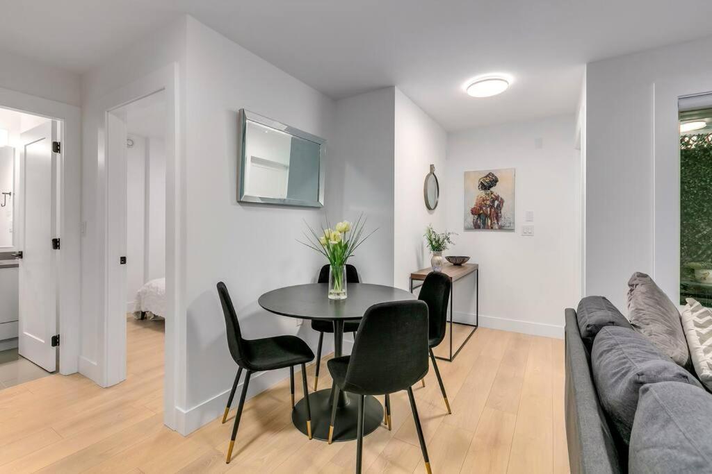 Guest Suite In South Surrey Zewnętrze zdjęcie